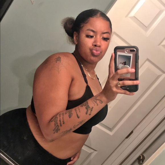 Meet your Posher, Cara - Picture 1 of 1